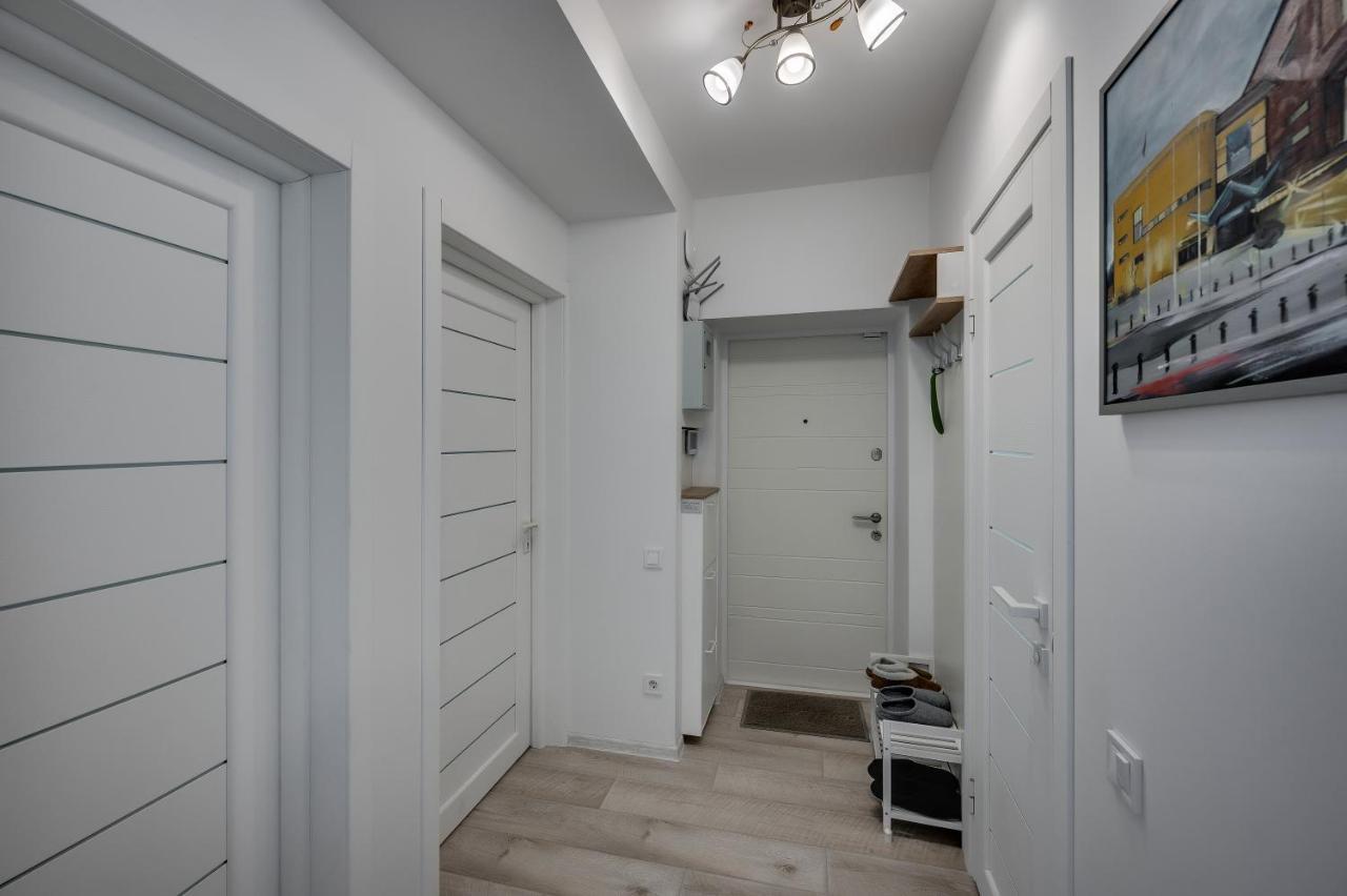 White Apartment Scandinavian Style Zaporizhia 외부 사진