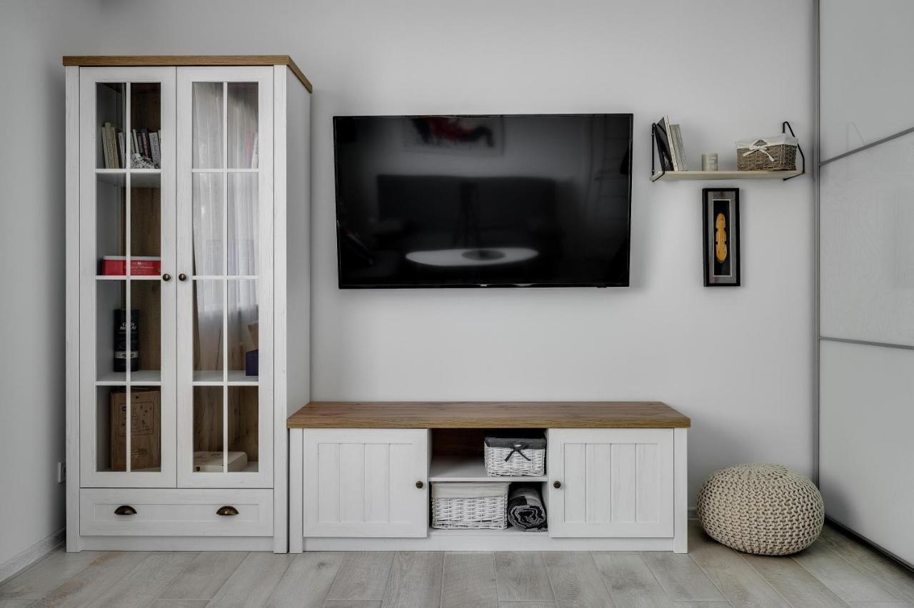 White Apartment Scandinavian Style Zaporizhia 외부 사진